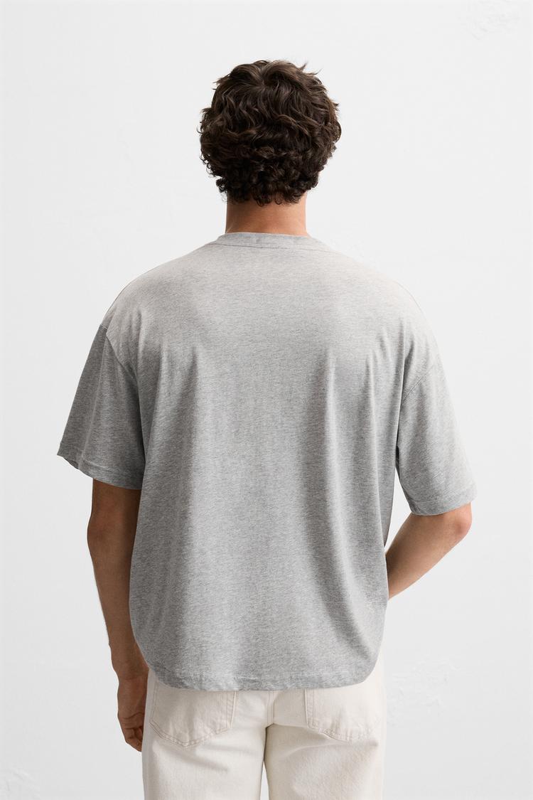 TEXTURED SLOGAN T-SHIRT